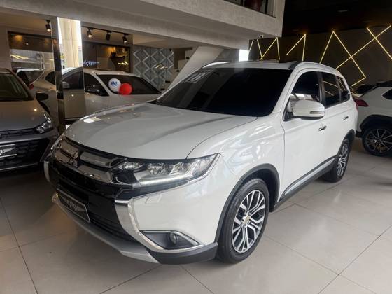 MITSUBISHI OUTLANDER 2.2 4X4 16V DIESEL 4P AUTOMÁTICO MITSUBISHI OUTLANDER 2.2 4X4 16V DIESEL 4P AUTOMÁTICO